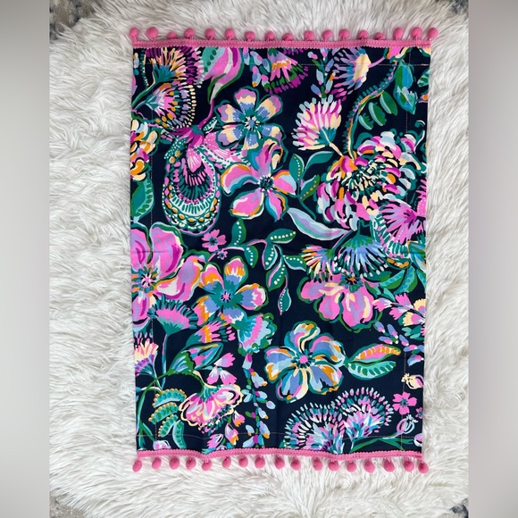 NWT Lilly Pulitzer High Tide Navy Guest Towel - Picture 1 of 6